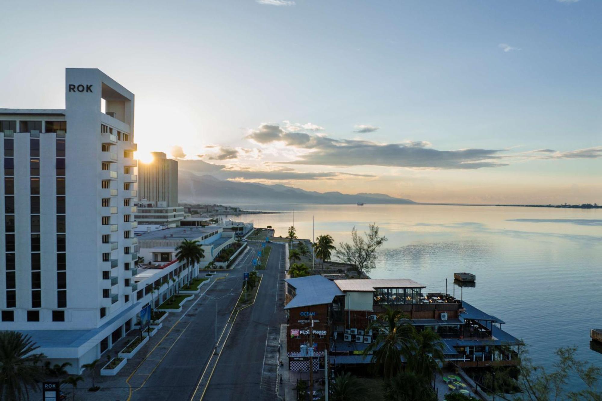 Rok Hotel Kingston Tapestry Collection By Hilton Exteriör bild