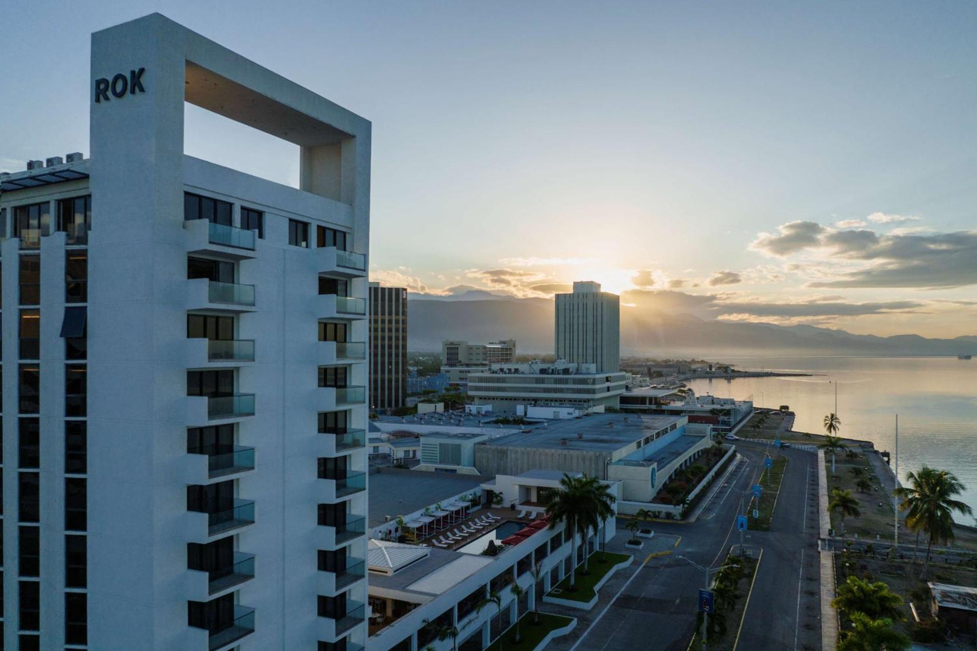 Rok Hotel Kingston Tapestry Collection By Hilton Exteriör bild